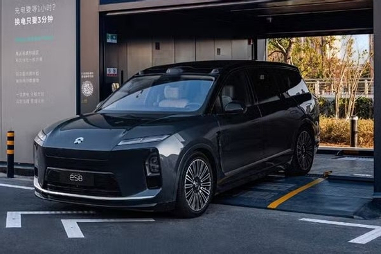 Lười sạc xe điện? Công ty Trung Quốc có giải pháp lạ, chỉ mất 3 phút là 'đầy pin'