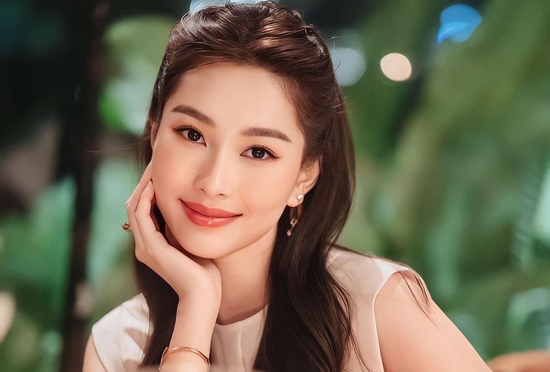 Lấy chồng đại gia ở tuổi 26, hoa hậu Đặng Thu Thảo sở hữu loạt bất động sản đắt đỏ