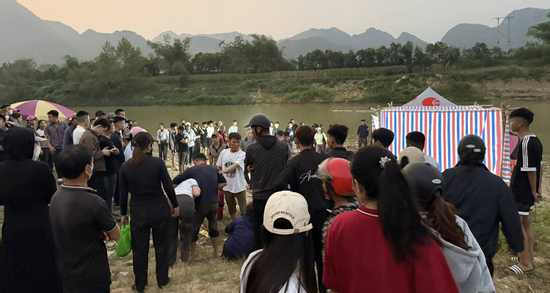 Tìm thấy thi thể cô gái để lại ô tô trên cầu, nghi nhảy xuống sông