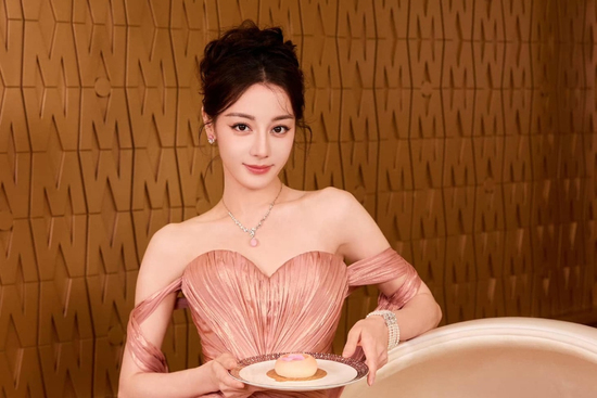 Đúng 7h30 thứ Ba 21/4/2026, 3 con giáp sự nghiệp ăn nên làm ra, tiền bạc ùa về ào ào như thác đổ