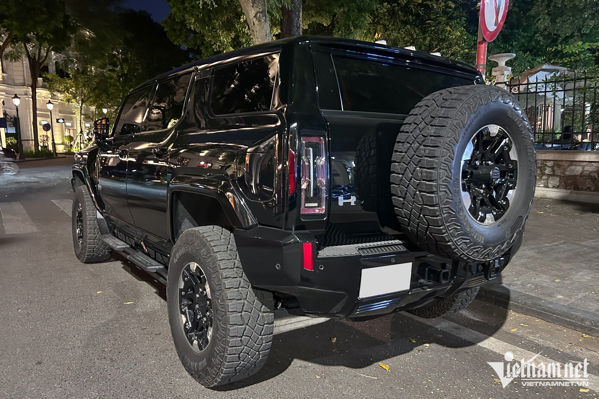 W-gmc hummer 11.JPG.jpg