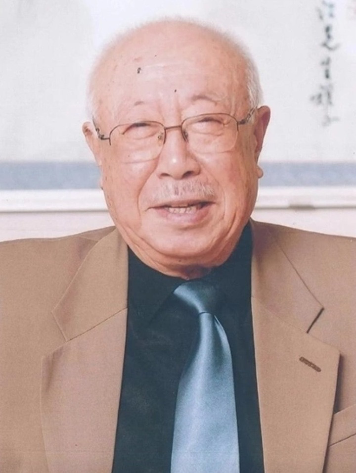 'Diêm Vương' Tây du ký: 2 lần mắc ung thư, sống lạc quan đến tuổi 95插图1 Nam nghệ sĩ sống lạc quan dù từng 2 lần mắc bệnh ung thư.