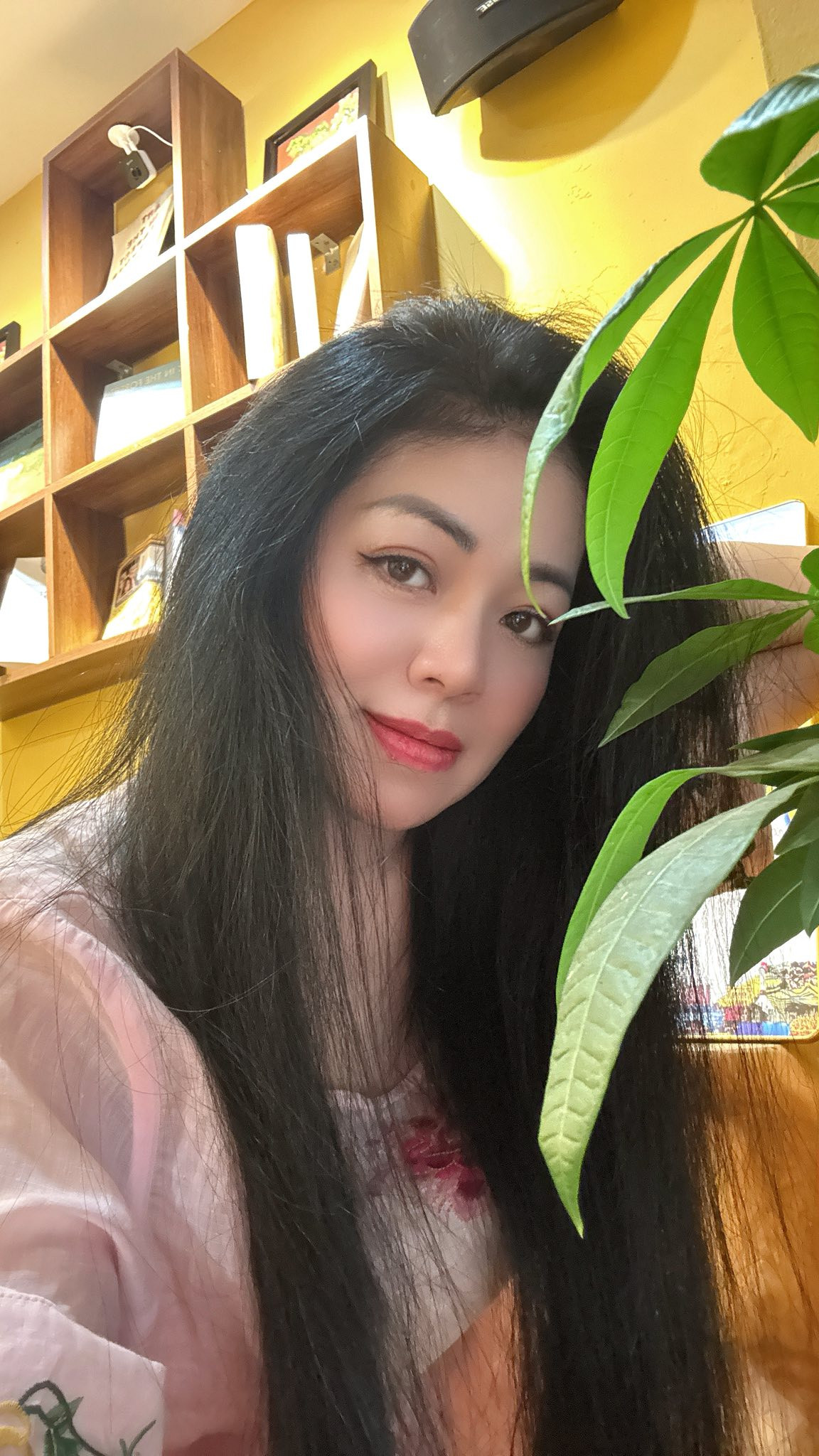 Nhan sắc mặn mà tuổi 50 của