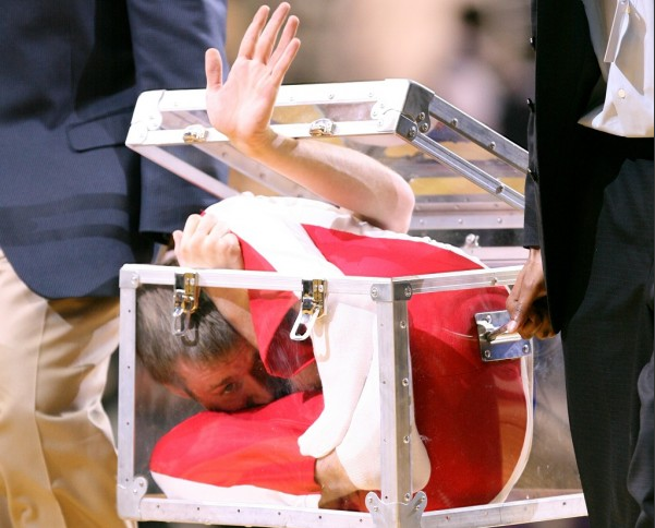 Dị nhân “người cao su” và hành trình phá vỡ mọi giới hạn cơ thể - Ảnh 2.