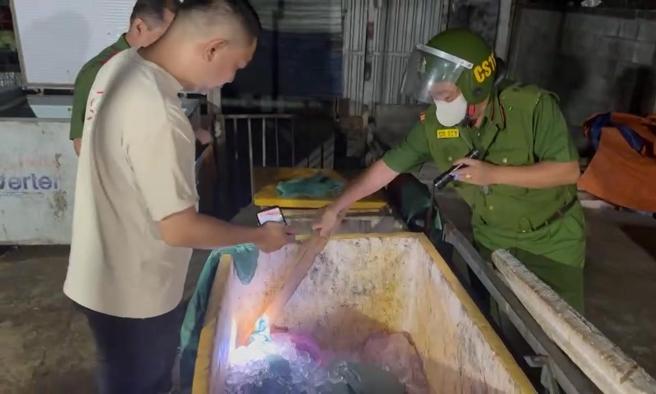 Đột kích lò mổ lậu phát hiện hơn 500kg thịt heo bốc mùi và heo bệnh chuẩn bị 'lên mâm'插图1 6779879458506345680399634002076128806246208n