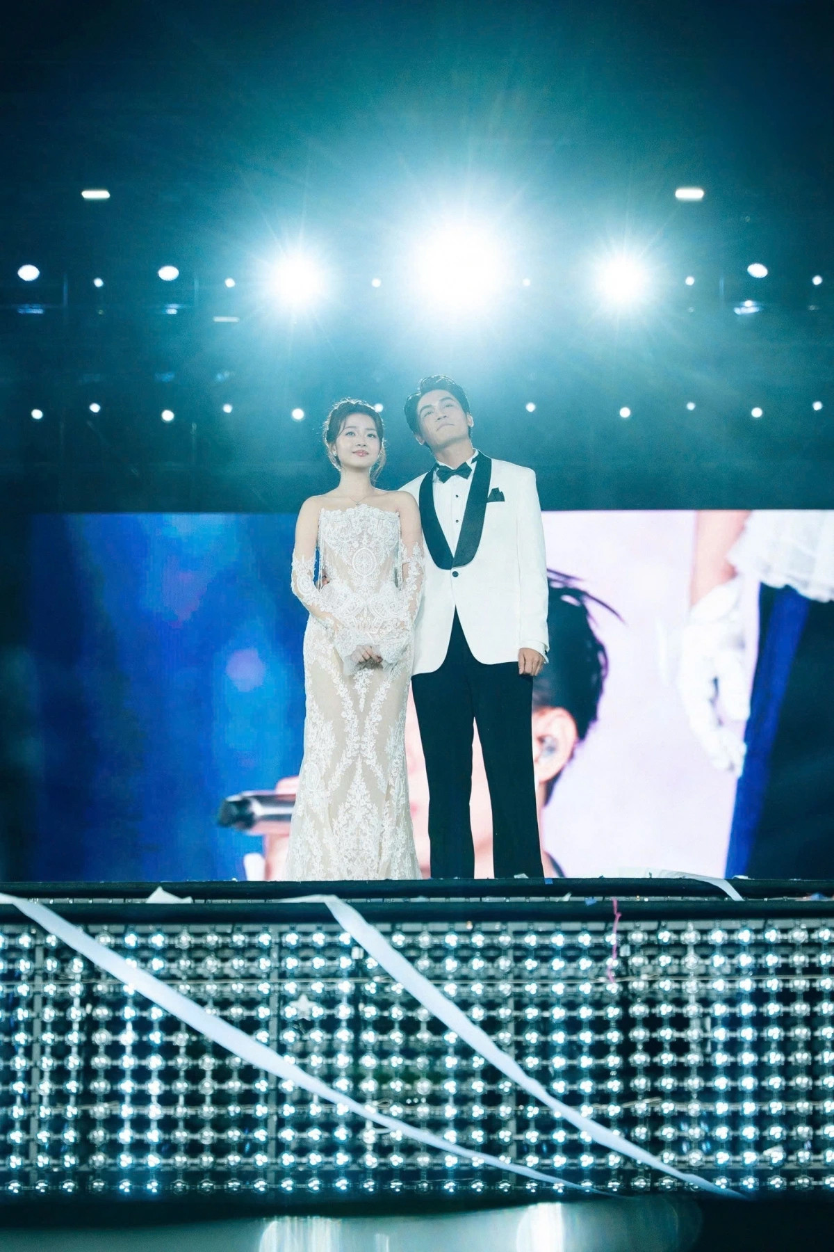 Nhan sắc yêu kiều vạn người mê đắm của