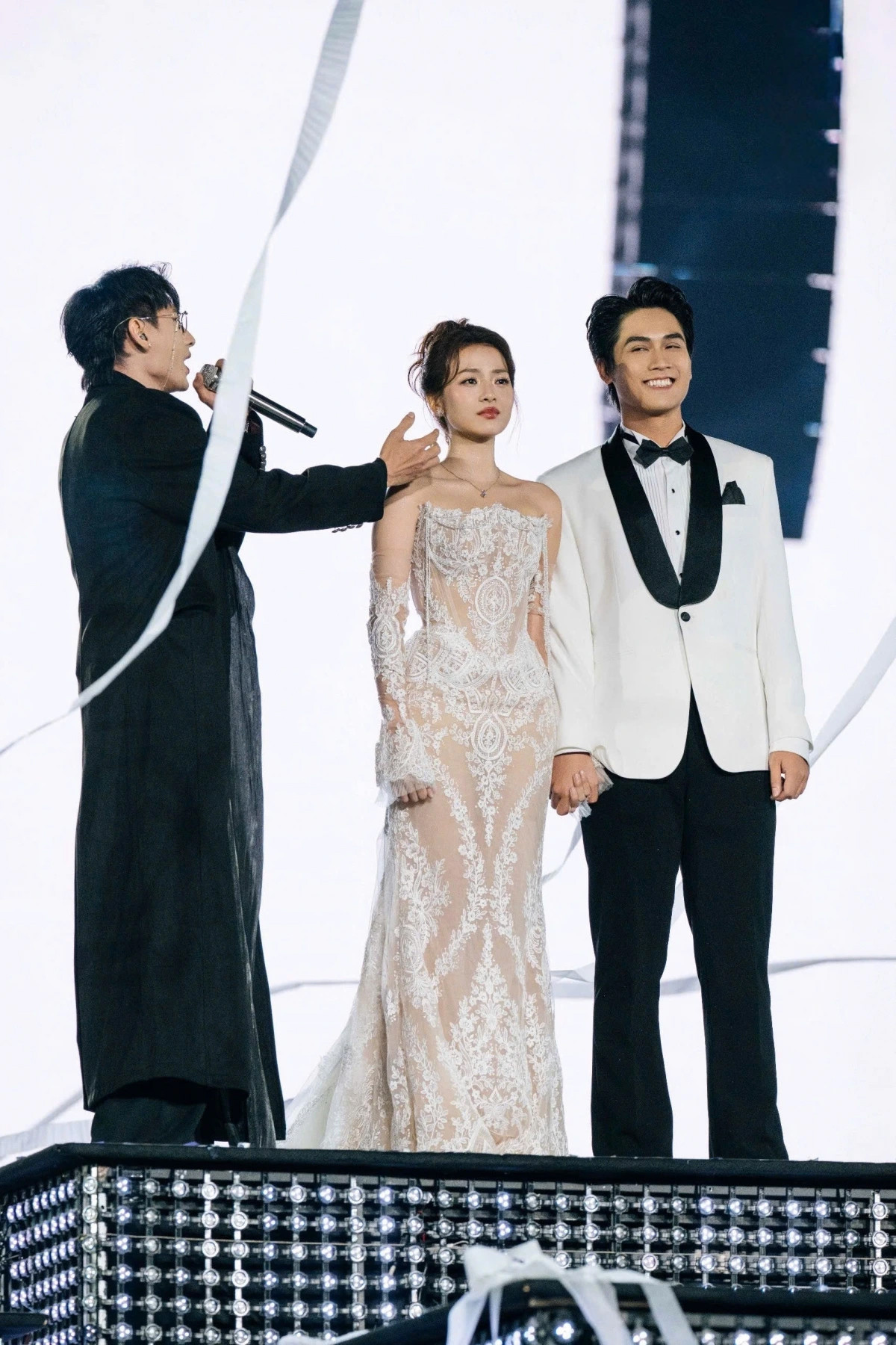 Nhan sắc yêu kiều vạn người mê đắm của