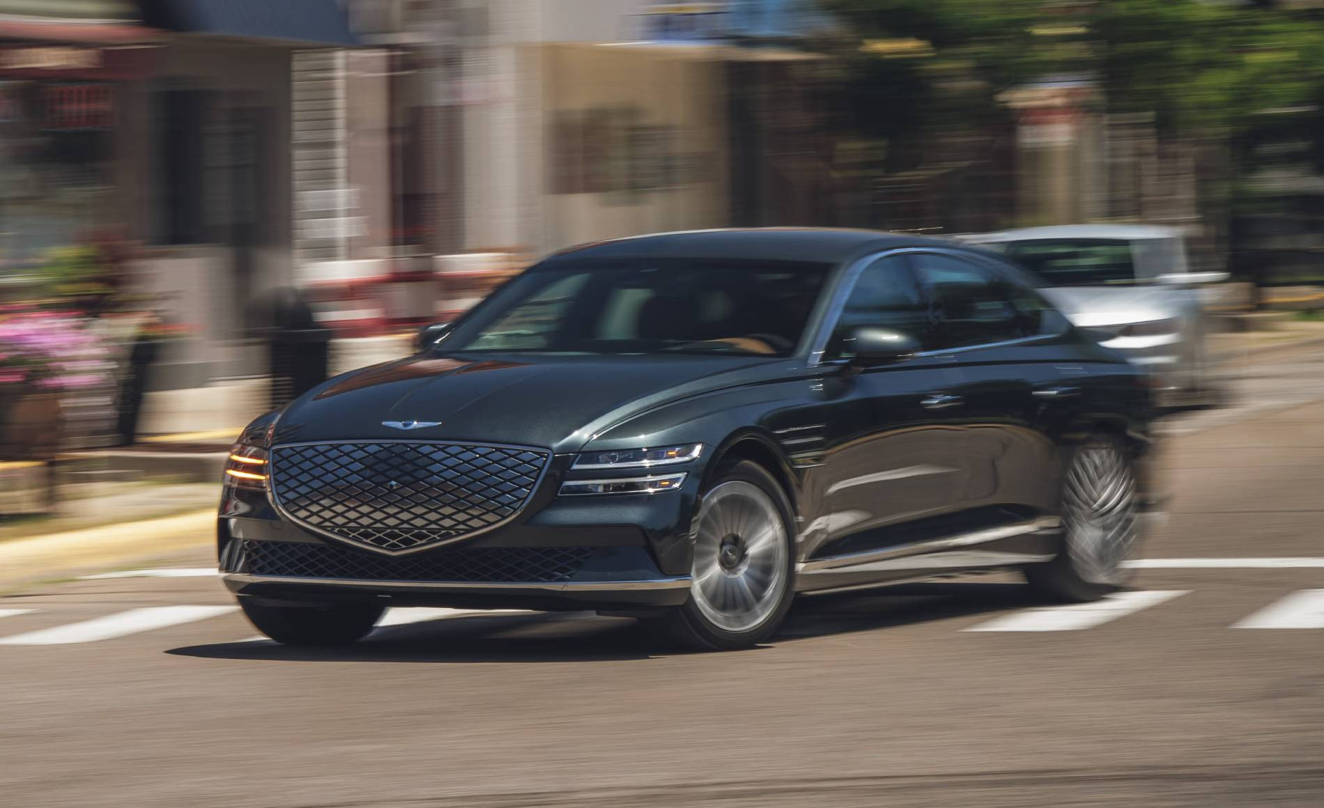 2023 genesis electrified g80 327 1657742427.jpg