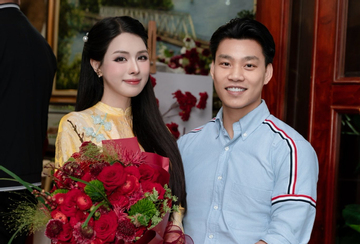 Ảnh nét căng: Văn Thanh mang trap xịn xò đến nhà vợ 'trâm anh thế phiệt' dạm ngõ, trao ngay 'thẻ lương' uy tín