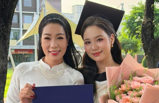 Con gái NSND Trịnh Kim Chi: Nhan sắc như hoa hậu, tốt nghiệp ngành hàng không