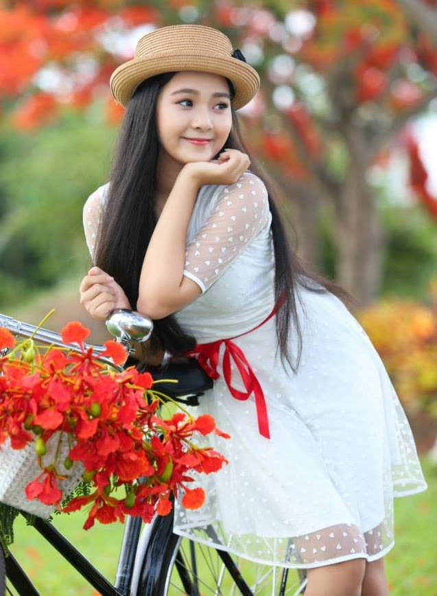 Được ba mẹ đặt tên theo nghĩa 'Hương Hoa Dâng Đời', cô gái Tây Ninh bước chân vào showbiz năm 14 tuổi giờ ra sao?插图4 bat mi so thich thu vi cua dien 2