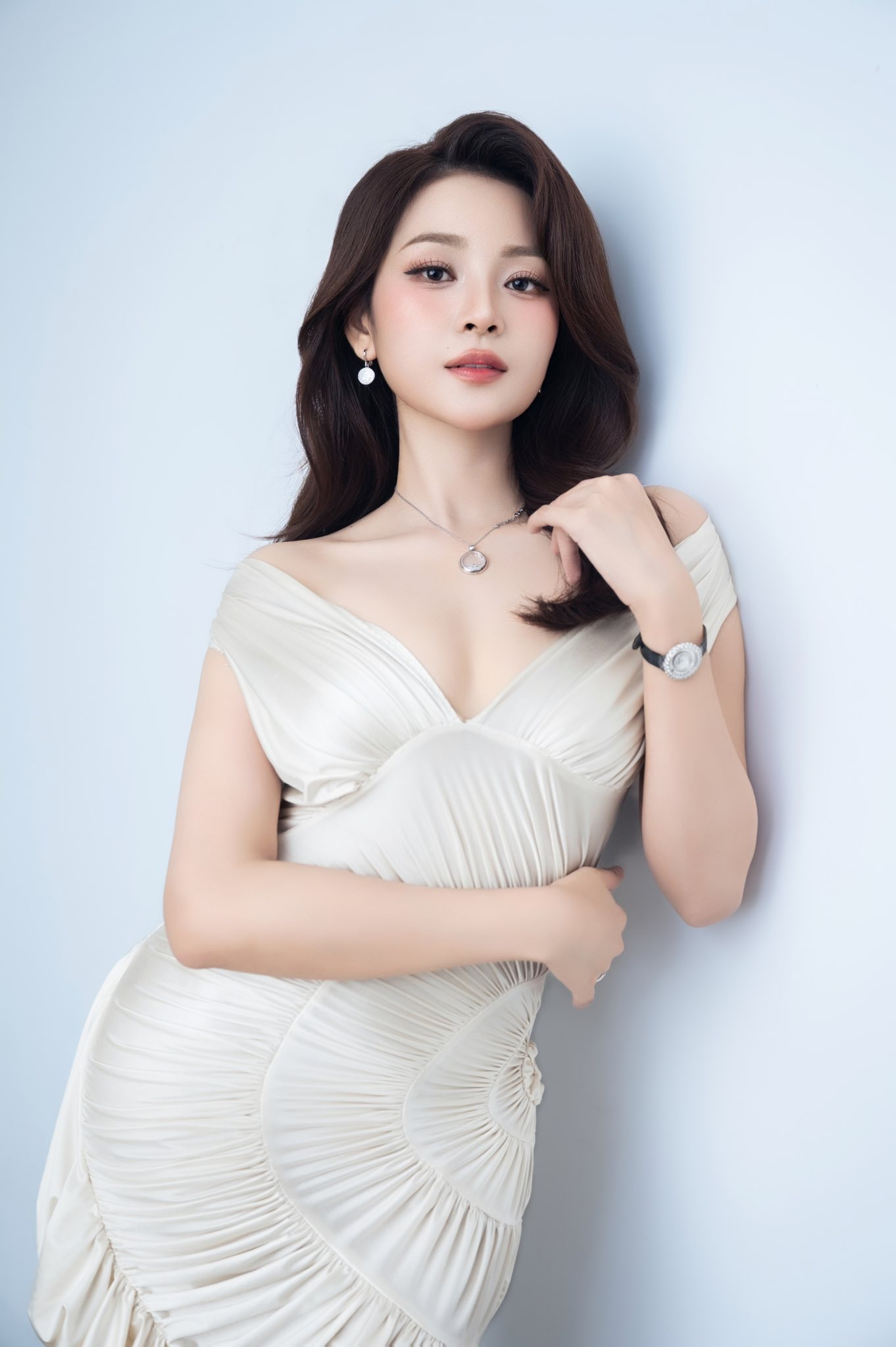 Được ba mẹ đặt tên theo nghĩa 'Hương Hoa Dâng Đời', cô gái Tây Ninh bước chân vào showbiz năm 14 tuổi giờ ra sao?插图 589381850401062469240290412629