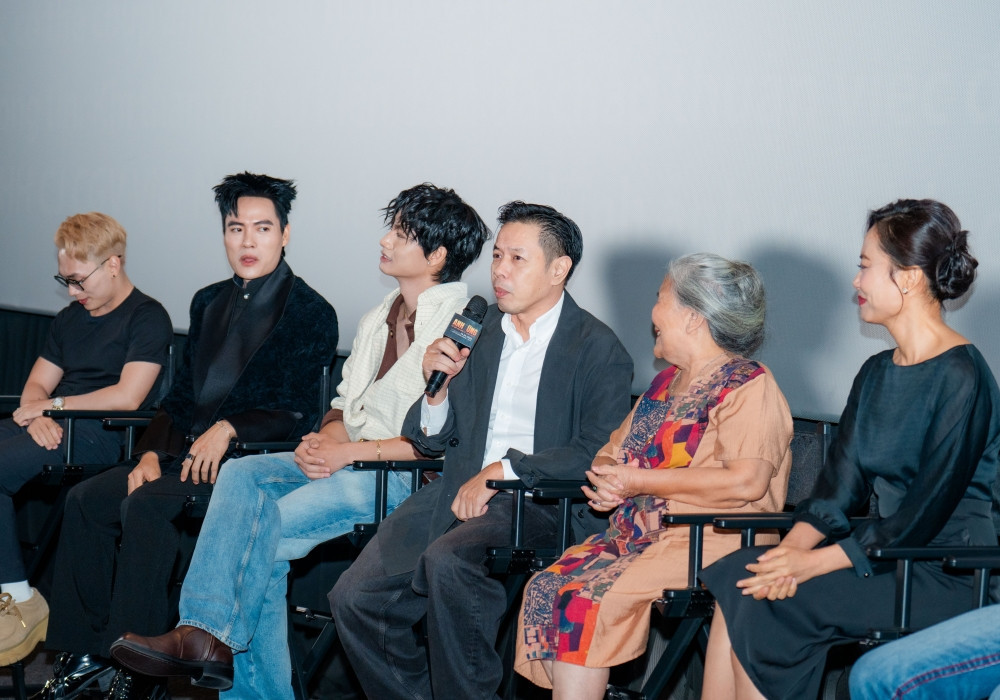 Thái Hòa 'xanh mặt' vì sợ hãi, bày tỏ ngưỡng mộ diễn viên Quốc Tuấn插图1 batch_Copy of TNK01301.jpg