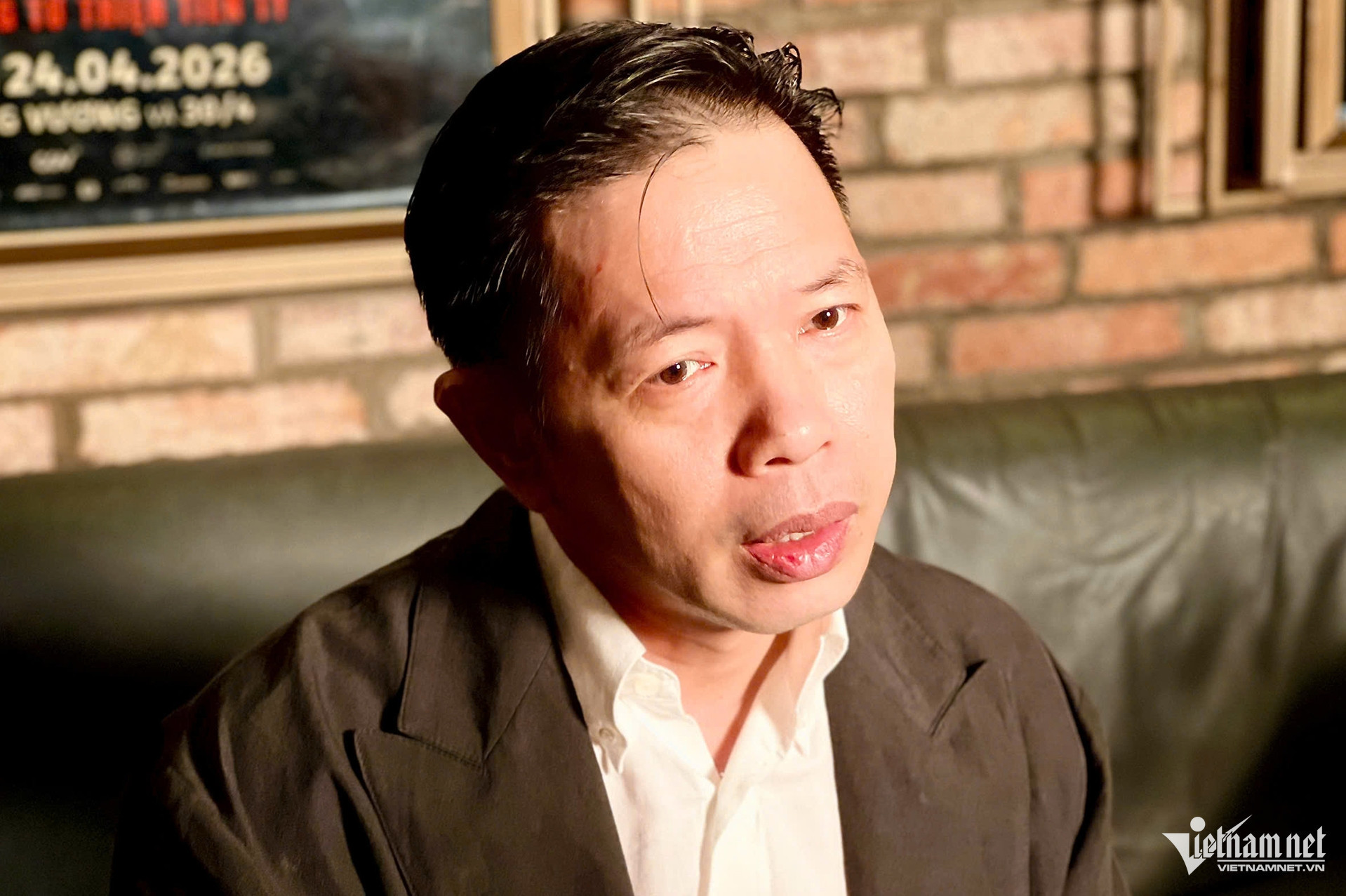 Thái Hòa 'xanh mặt' vì sợ hãi, bày tỏ ngưỡng mộ diễn viên Quốc Tuấn插图 W-044 sv.jpg