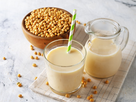 3 thói quen uống sữa đậu nành sai cách đang âm thầm 'tàn phá' thận và gây tăng cân