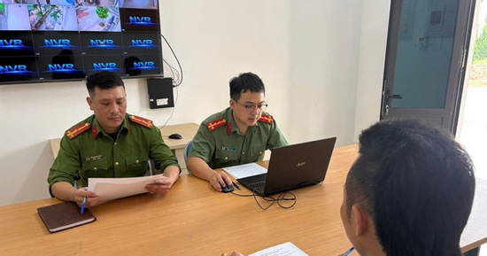 Công an làm việc với TikToker đăng clip phản cảm để “câu view”