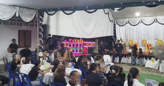 Đám tang thuê vũ công nhảy múa theo di nguyện người quá cố gây tranh cãi