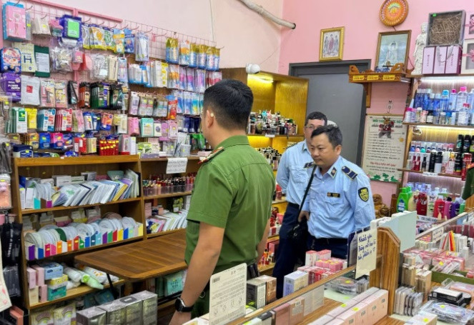 Thu giữ lô mỹ phẩm lớn nghi nhập lậu tại Cần Thơ插图 my pham.jpg