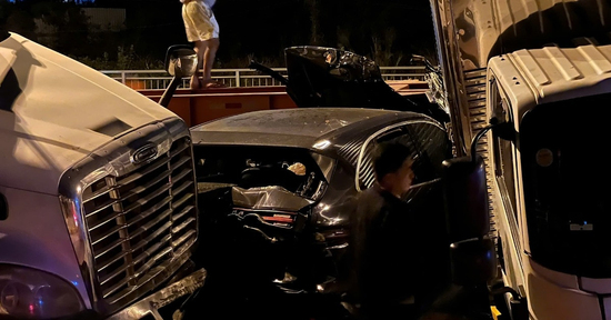 Tai nạn liên hoàn 6 xe trên cầu Phú Mỹ, giao thông kẹt cứng