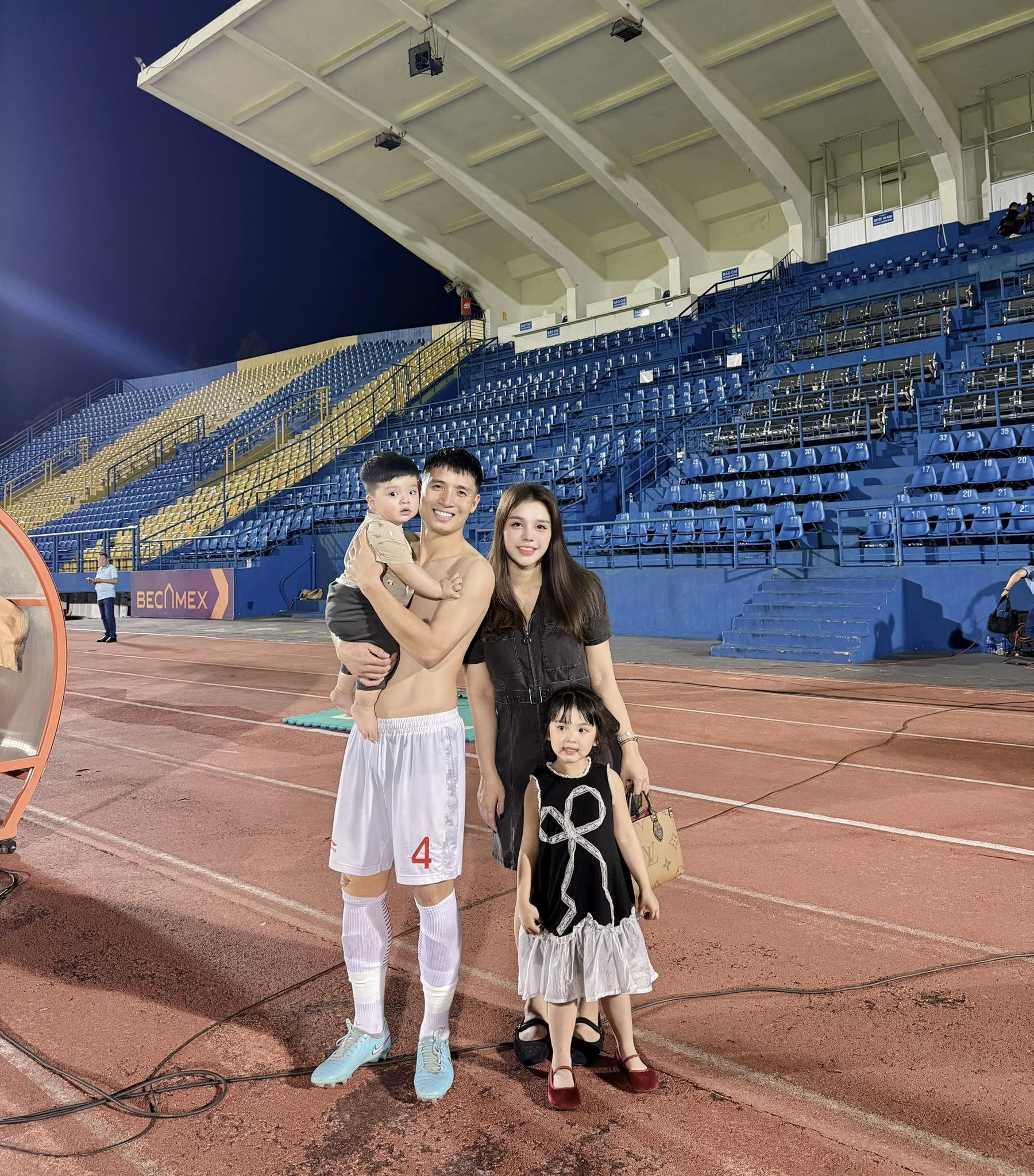 648434203257407391822950872504136132142612n