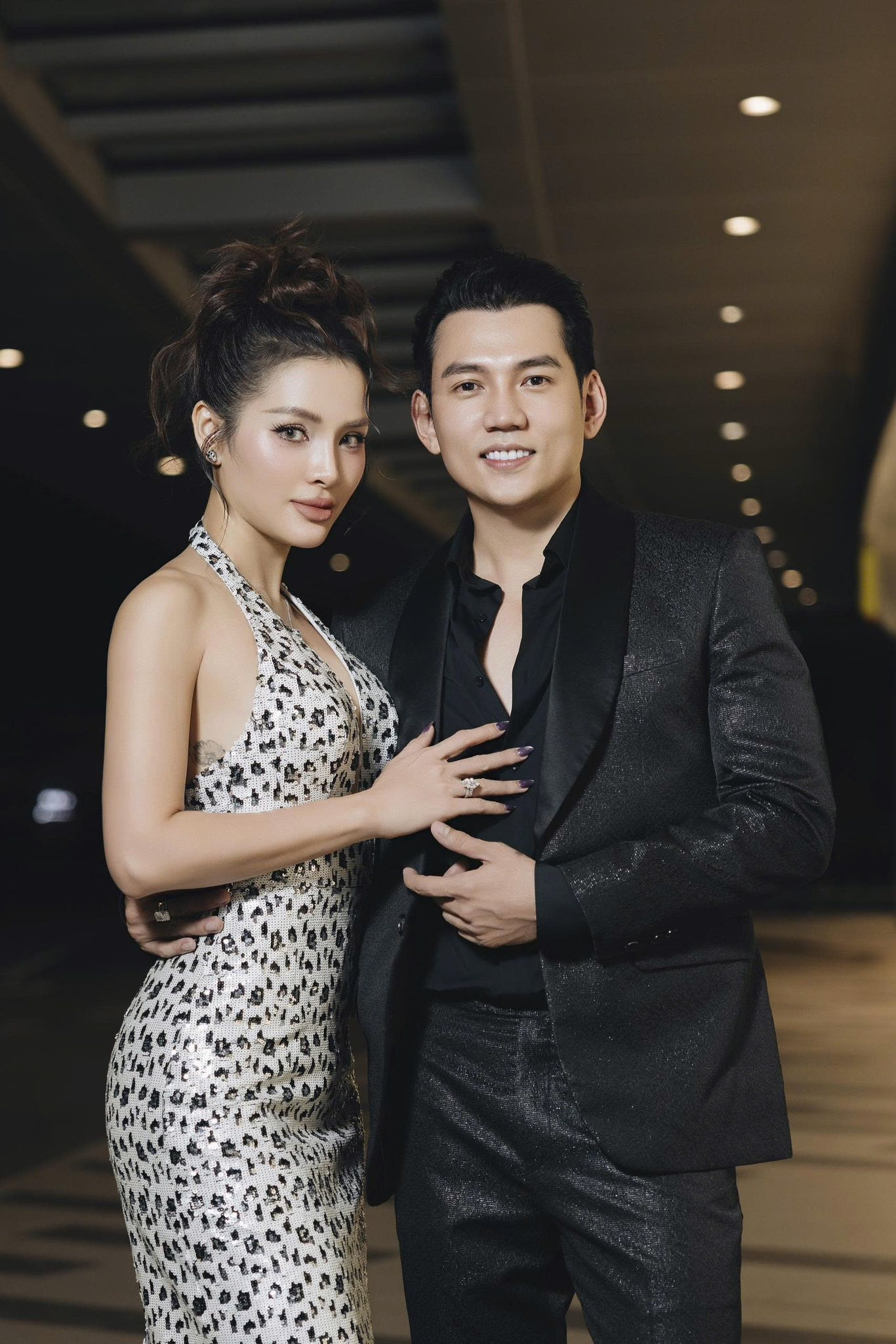 Có thể là hình ảnh về một hoặc nhiều người