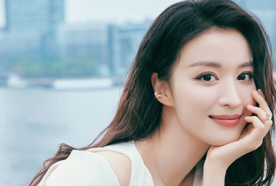 Trúng số độc đắc đúng ngày 26/4/2026, 3 con giáp xòe tay hứng mưa vàng mưa bạc, công việc thuận lợi