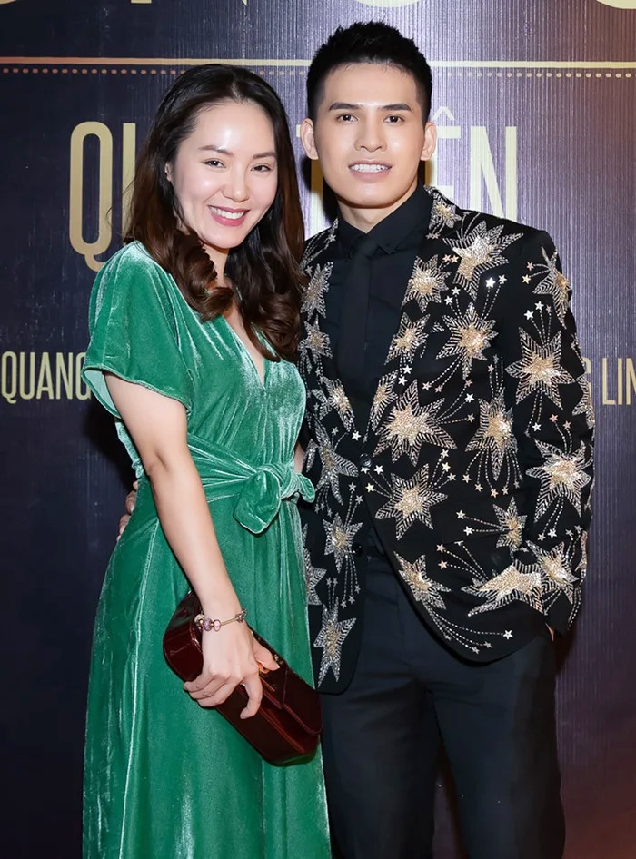 Nữ ca sĩ xinh đẹp, độc thân: Tuổi 42 bất ngờ công khai