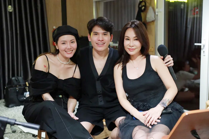 Nữ ca sĩ xinh đẹp, độc thân: Tuổi 42 bất ngờ công khai