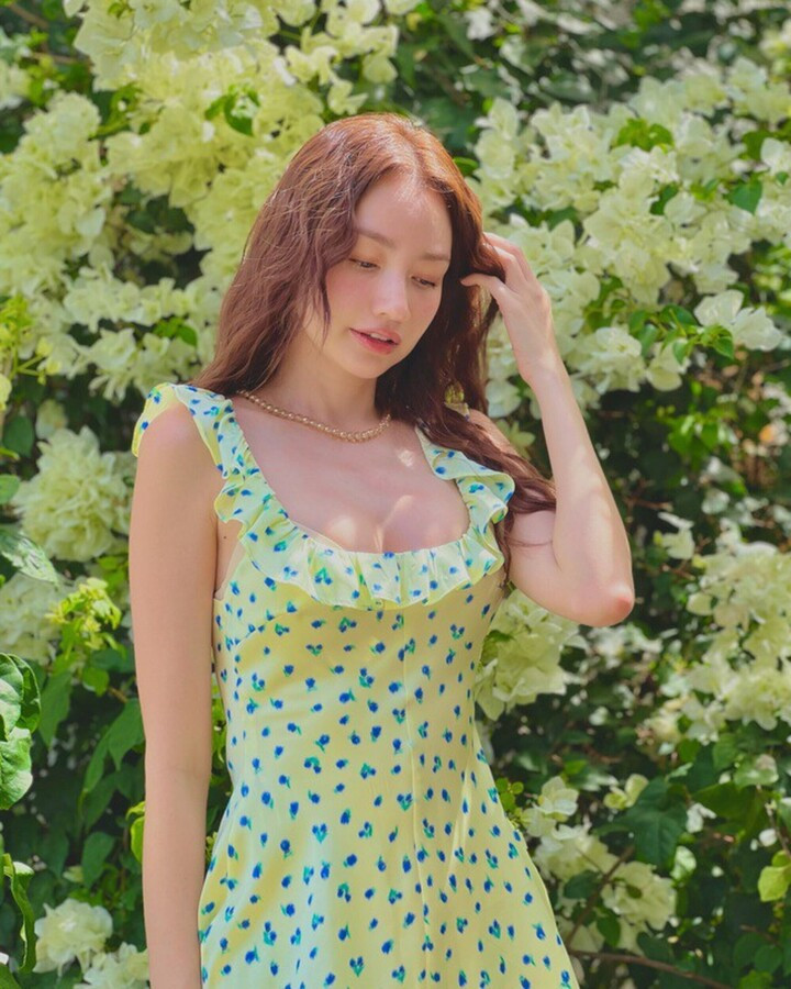 Sở hữu chiều cao 1,72 m cùng vóc dáng cân đối, Trúc Diễm duy trì phong độ bằng chế độ ăn uống khoa học kết hợp luyện tập thể thao như chạy bộ, leo núi.