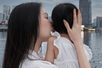 Tiểu thư Việt được giấu kín bưng: Mẹ là hot girl Hà thành, bố là con trai tỷ phú