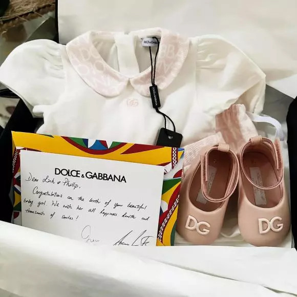 con gai linh rin hiem hoi lo dien choang man boc gia do hieu dien tren nguoi 409fc44f43924732997096ff1e56c1c3 1729 17771027703231242123675