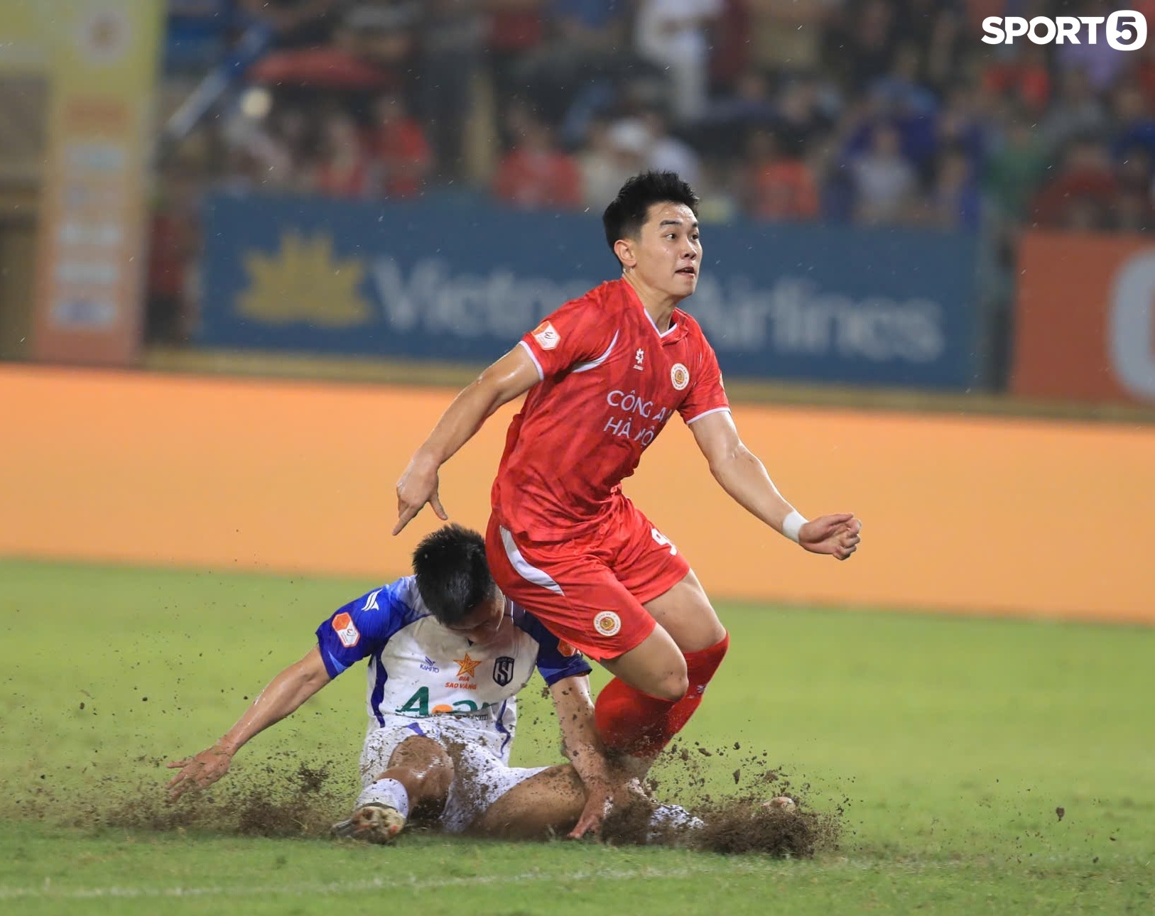 621038251152190724 10001