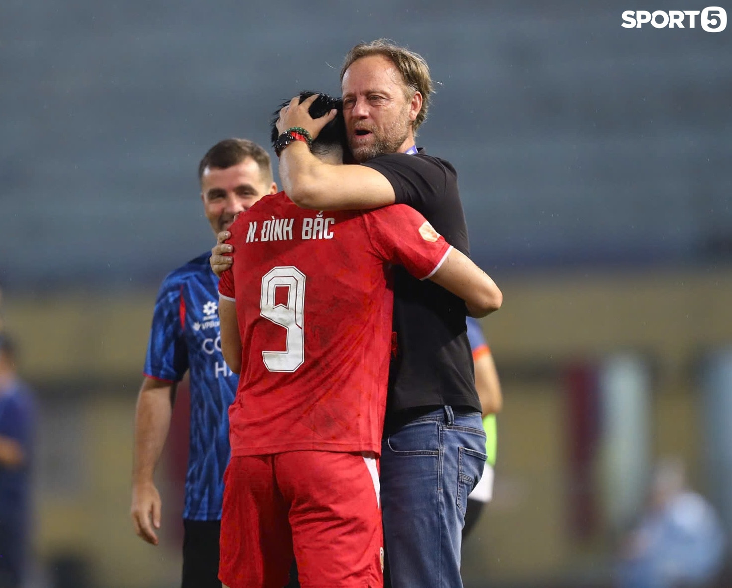 1399781664938225598 10006