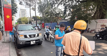 CSGT sẽ cẩu xe về nơi tạm giữ nếu tài xế dừng, đỗ sai quy định và không có mặt