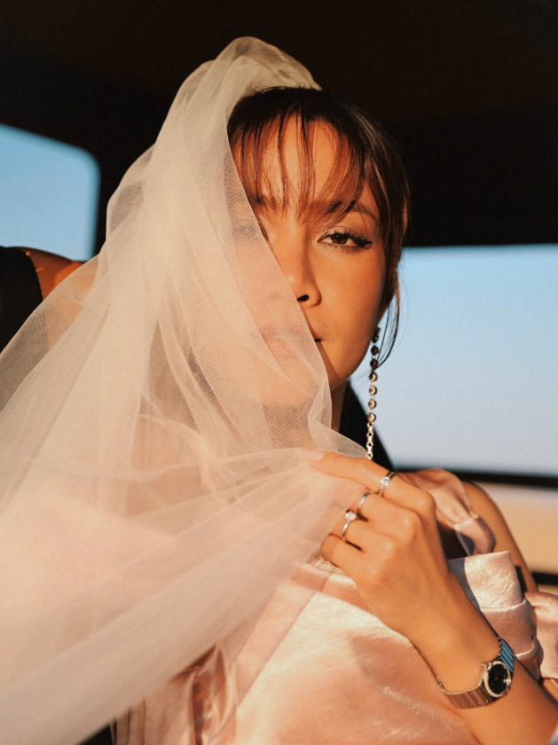 Diễn viên đình đám một thời giờ là mẹ đơn thân vẫn được đại gia châu Âu si mê, bị nhắn 'giữ chồng kỹ nha chị'插图 screenshot-1777343915-1777344894.png