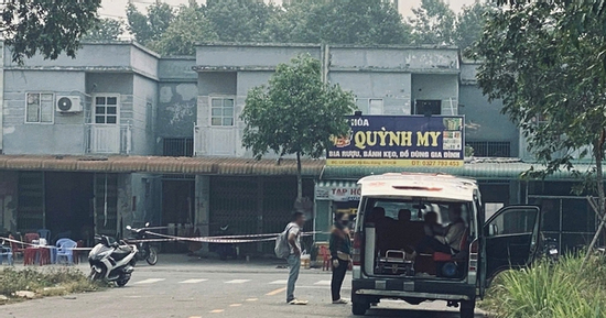 Công an phong tỏa hiện trường điều tra vụ nam thanh niên tử vong trong phòng trọ