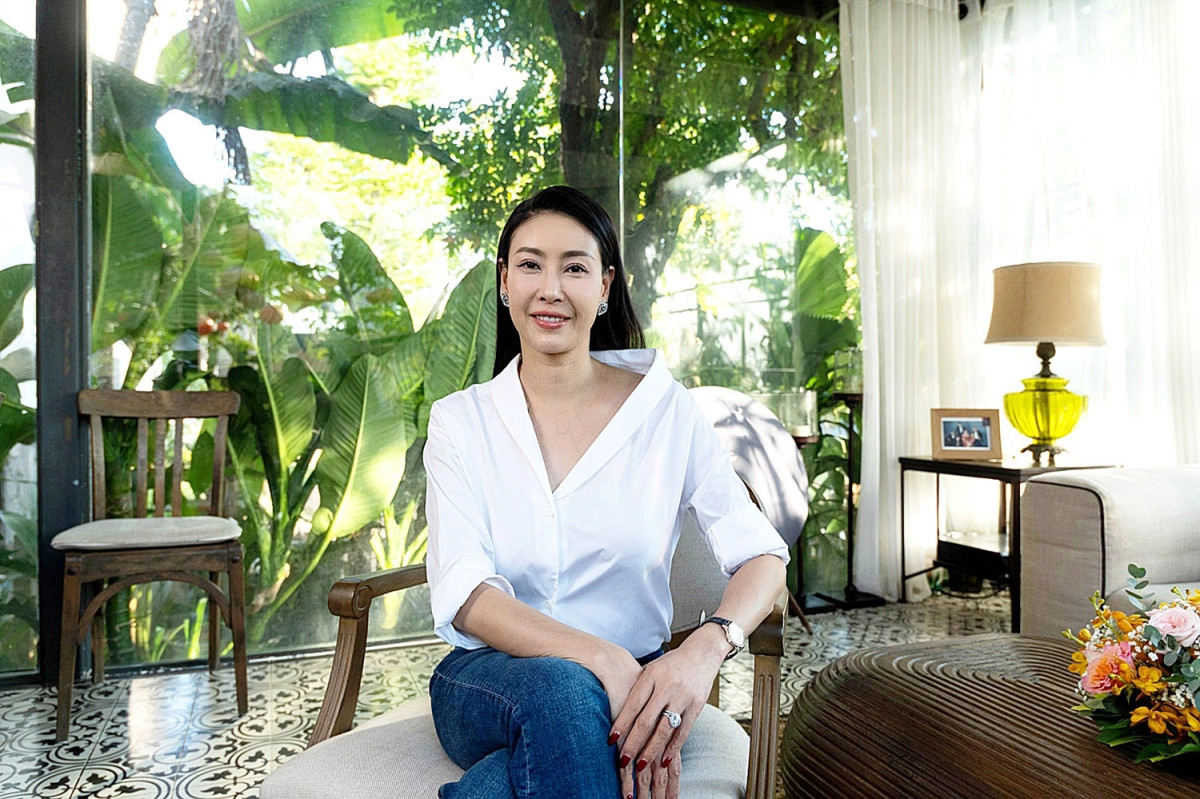 Cuộc sống ở tuổi 50 của người đẹp duy nhất đăng quang Hoa hậu Việt Nam khi mới 16 tuổi- Ảnh 6.