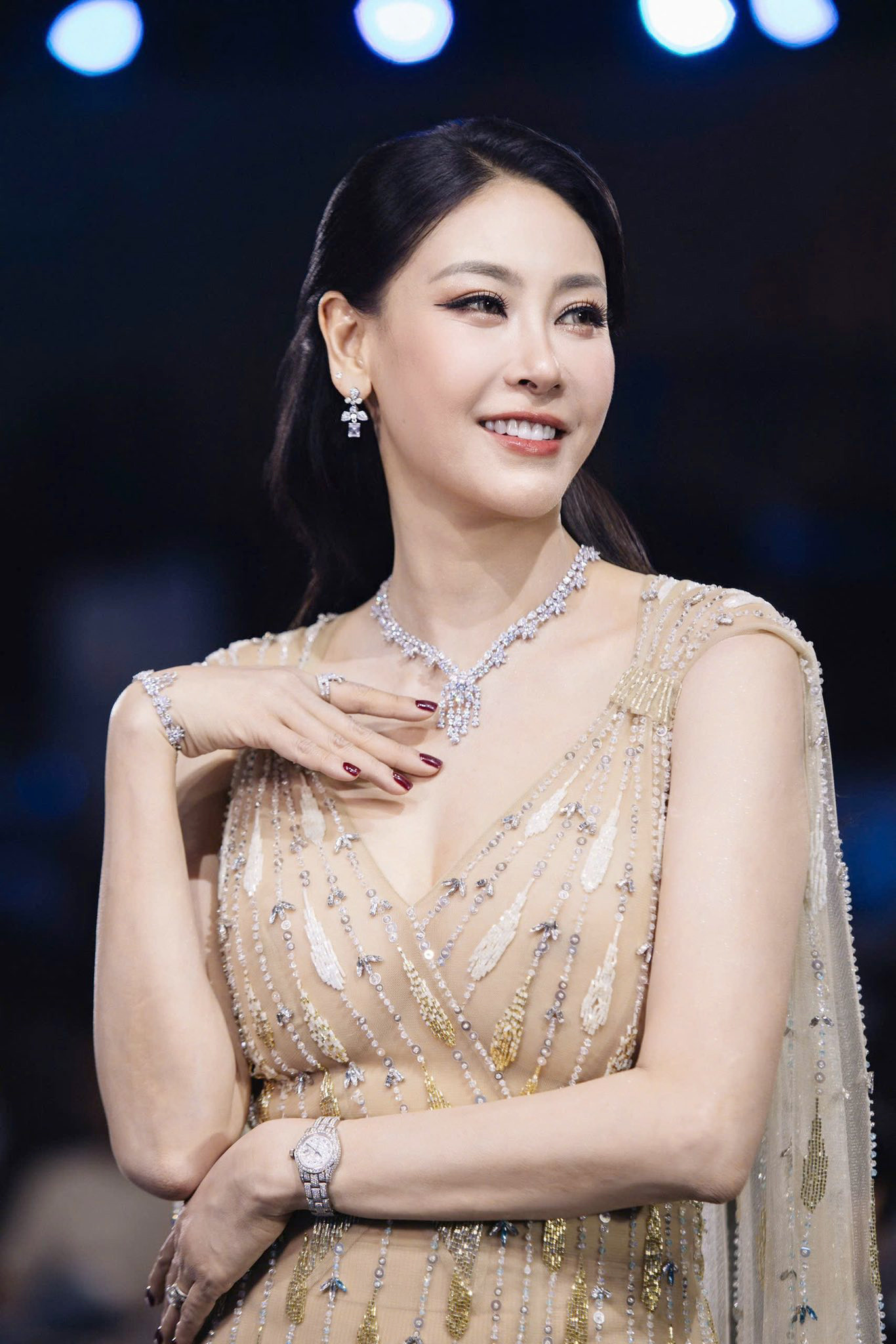 Cuộc sống ở tuổi 50 của người đẹp duy nhất đăng quang Hoa hậu Việt Nam khi mới 16 tuổi- Ảnh 5.