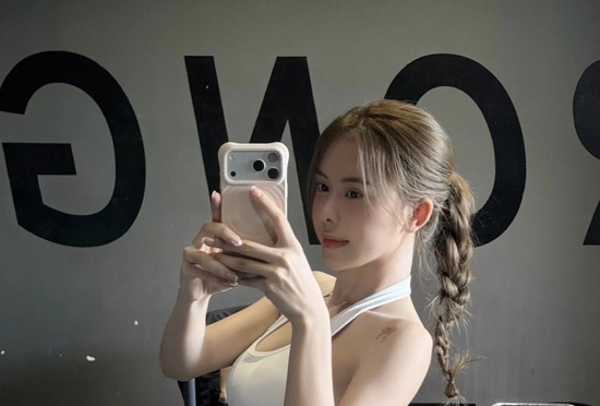 Hà Môi cứ vào phòng gym là gây tranh cãi, chưa đổ giọt mồ hôi nào nhưng lên hình phải đẹp