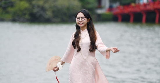 Không khí lạnh lan vào Trung Trung Bộ gây mưa giông, Hà Nội dịu mát đến khi nào?