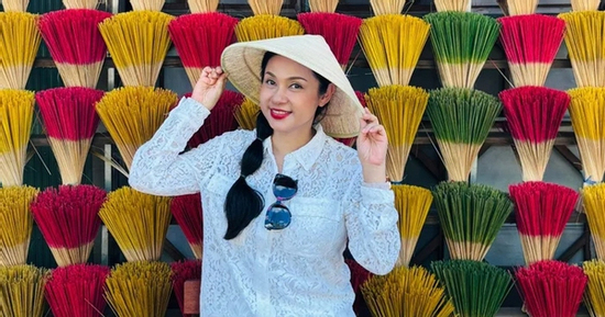 Diễn viên Việt Trinh công khai trạng thái 'hẹn hò' sau hơn 10 năm ly hôn