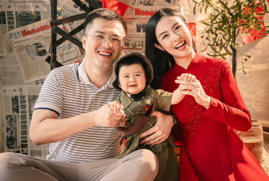 BTV Hoài Anh VTV đẹp thanh lịch, hoa hậu Ngọc Hân viên mãn bên chồng công chức