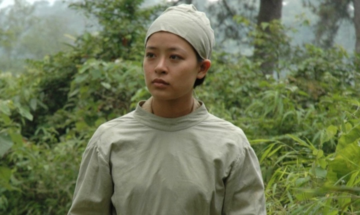 Diễn viên Minh Hương đóng bác sĩ Đặng Thùy Trâm trong phim