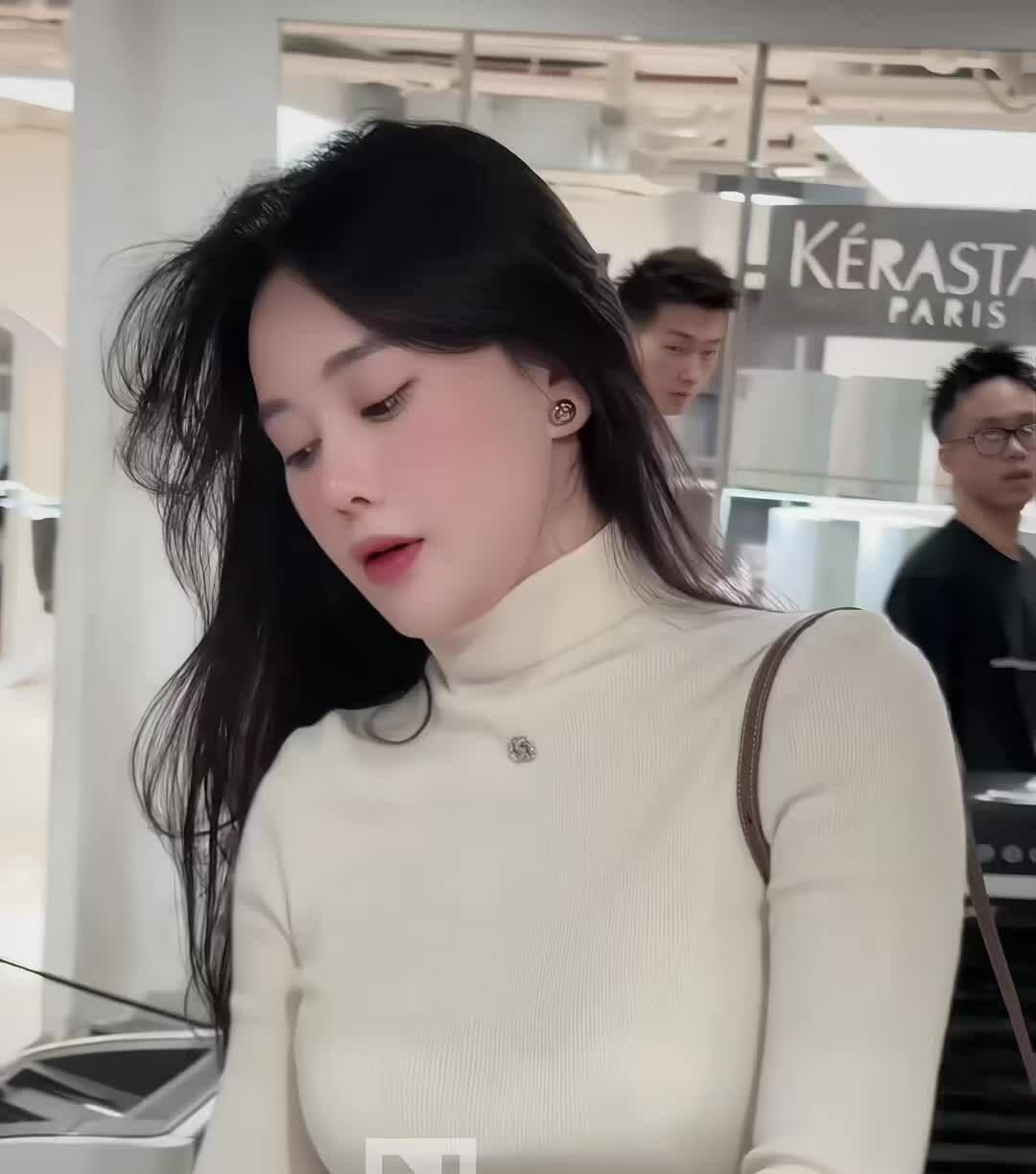 Phương Oanh gây sốt với diện mạo mới và khoảnh khắc đời thường 2026 - Ảnh 2.