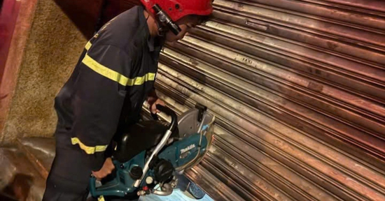 Cháy nhà 6 tầng có 2 người mắc kẹt bên trong ở trung tâm TPHCM