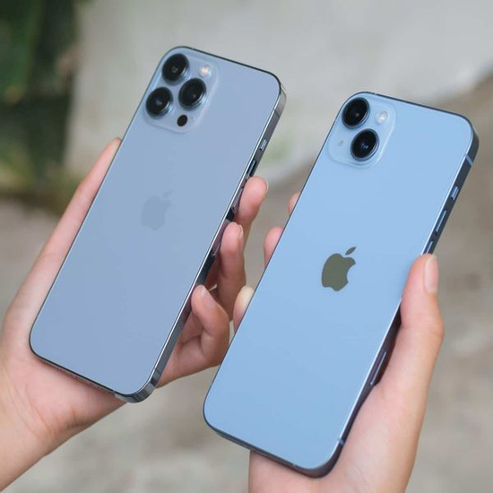 Hai mẫu iPhone giảm giá hơn 50%, rẻ chưa từng có