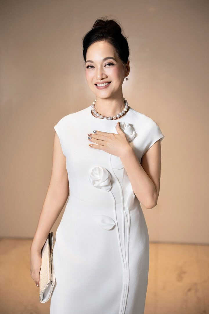 NSND đóng phim dẫn đầu phòng vé: Là mỹ nhân màn ảnh, U70 vẫn trẻ đẹp khó tin - Ảnh 7.