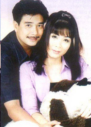 Hạnh phúc ngọt ngào của nữ NSND nổi tiếng nên duyên với tài tử điện ảnh đình đám- Ảnh 2.