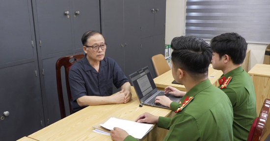 Khởi tố ông chủ vàng Bảo Tín Minh Châu cùng con trai