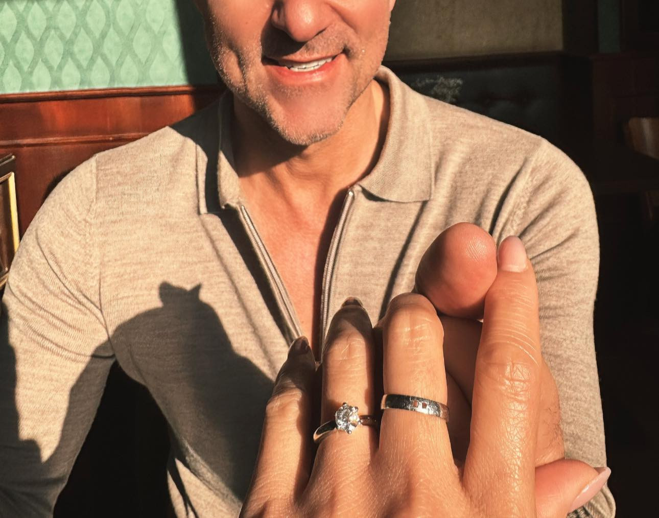 Người mẫu cùng thời Thanh Hằng, Xuân Lan vừa công khai kết hôn lần 3 với chồng Tây hơn 17 tuổi là ai? - Ảnh 3.